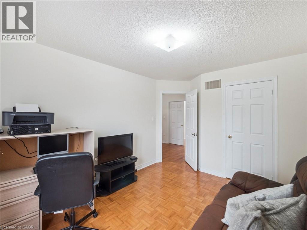 Photo 42 of 236 St Urbain Drive, Vaughan ON