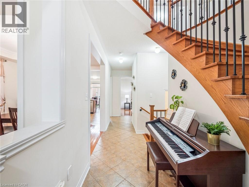 Photo 17 of 236 St Urbain Drive, Vaughan ON