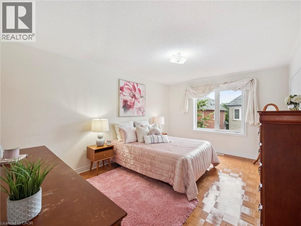 Photo 45 of 236 St Urbain Drive, Vaughan ON