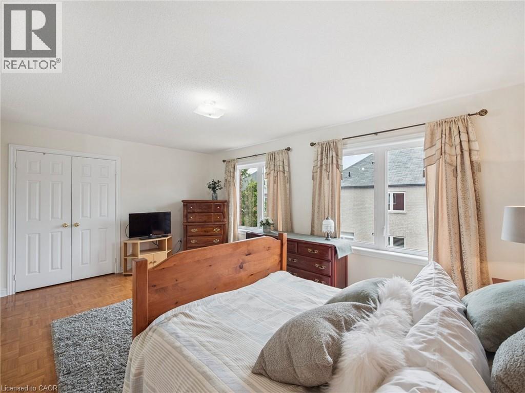 Photo 36 of 236 St Urbain Drive, Vaughan ON