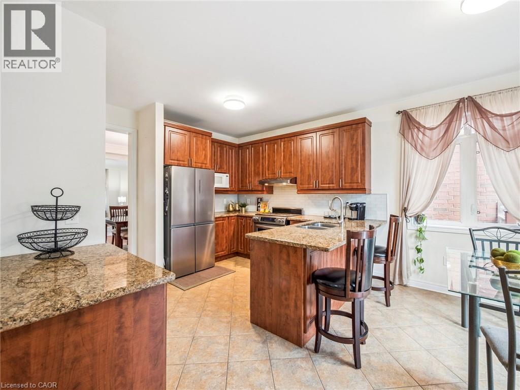 Photo 22 of 236 St Urbain Drive, Vaughan ON
