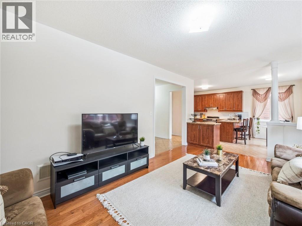 Photo 29 of 236 St Urbain Drive, Vaughan ON
