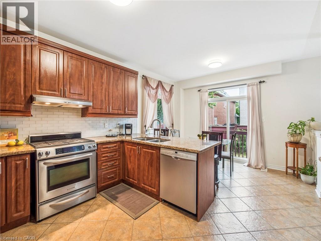 Photo 20 of 236 St Urbain Drive, Vaughan ON