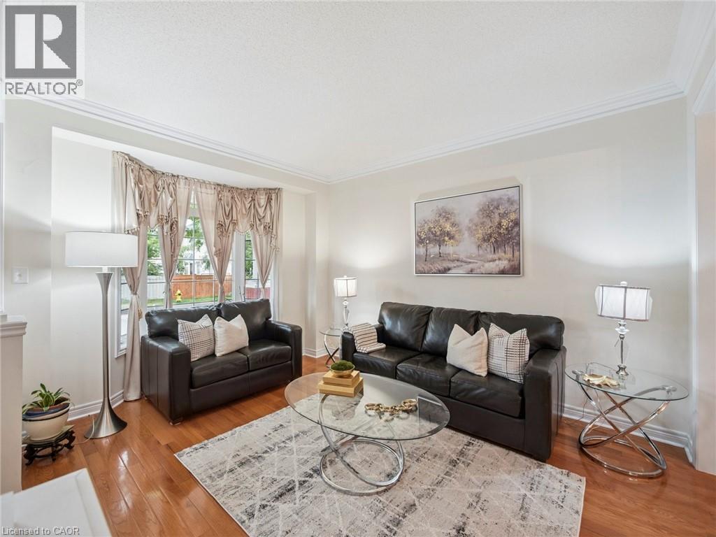 Photo 11 of 236 St Urbain Drive, Vaughan ON