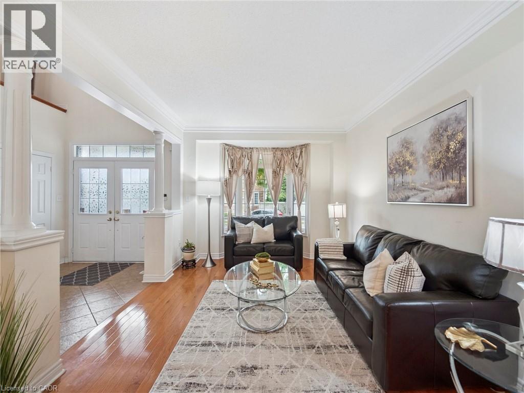 Photo 10 of 236 St Urbain Drive, Vaughan ON