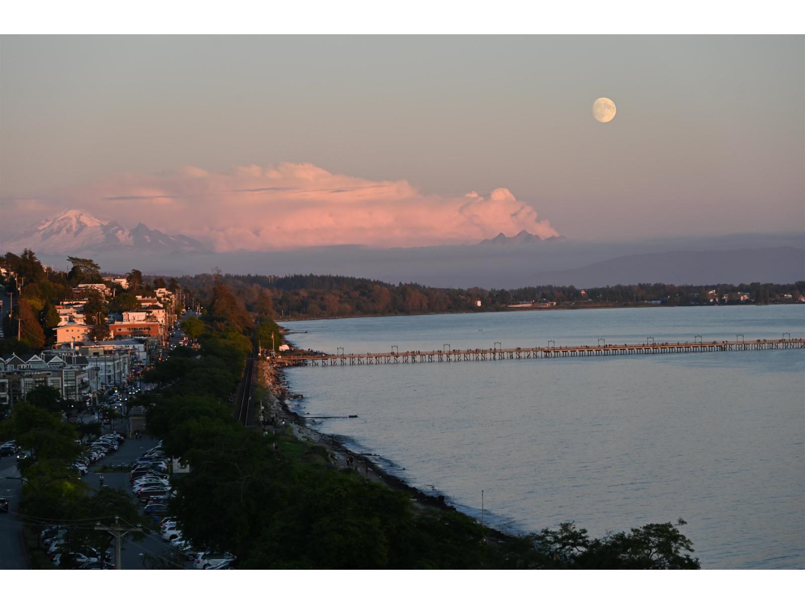 Photo 1 of 14501 Marine Drive, White Rock BC