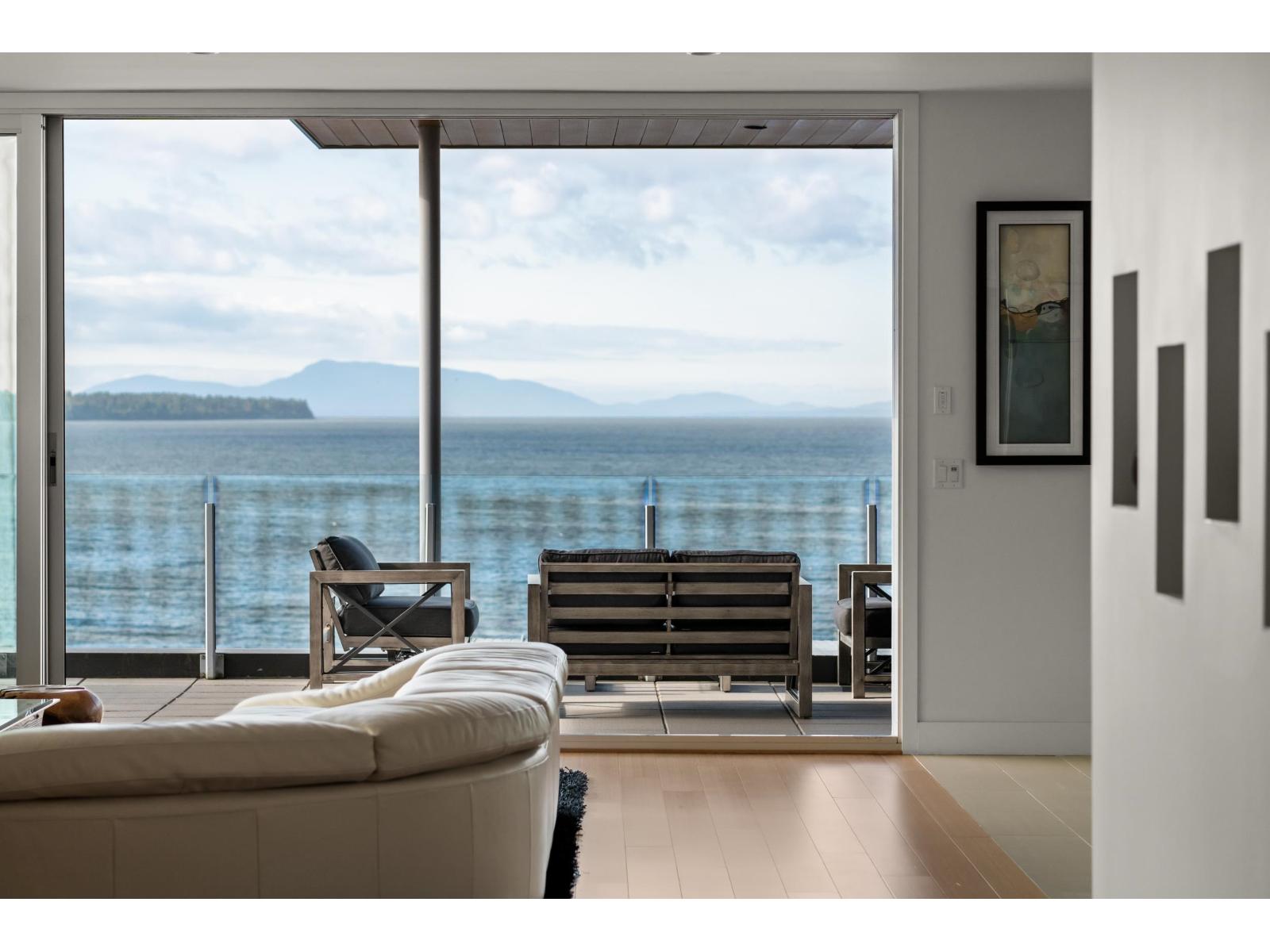Photo 14 of 14501 Marine Drive, White Rock BC
