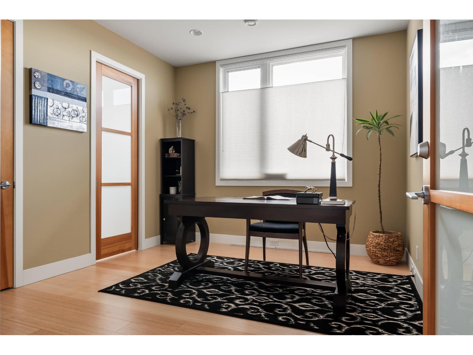 Photo 9 of 14501 Marine Drive, White Rock BC