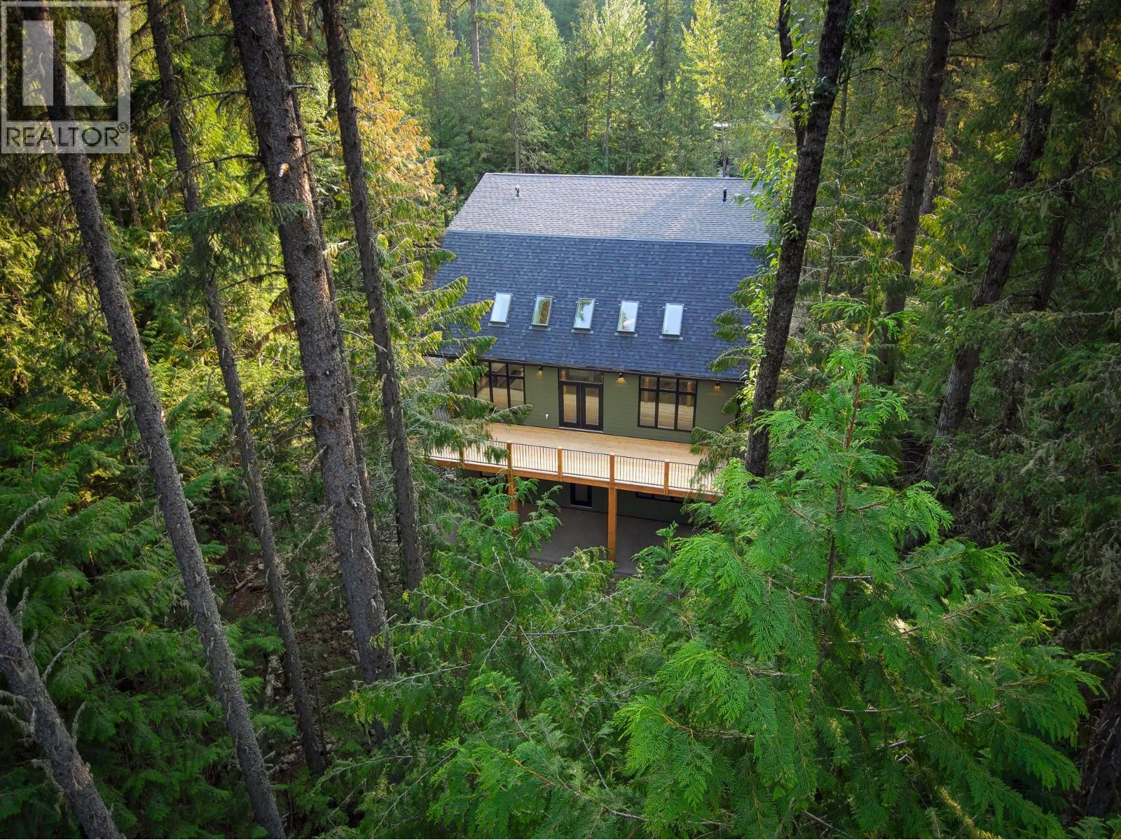Photo 4 of 4416 Timberline Crescent, Fernie BC