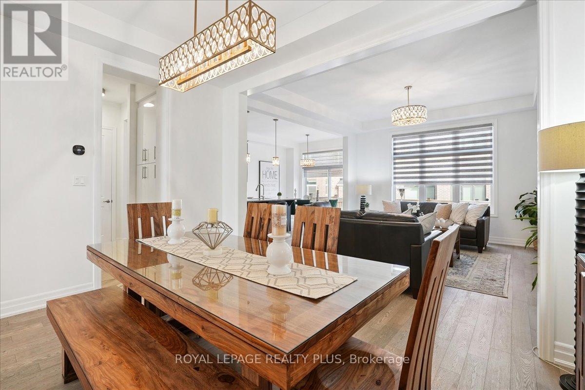 Photo 14 of 1416 Lakeport Crescent, Oakville ON