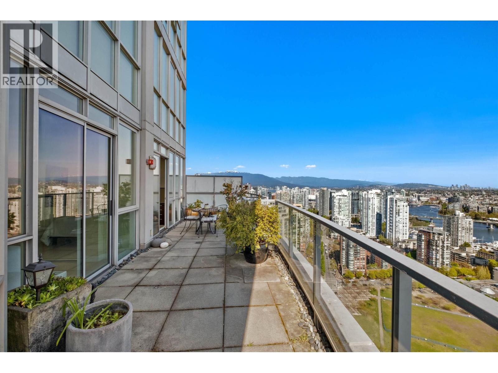 Photo 14 of 4201 1408 Strathmore Mews, Vancouver BC