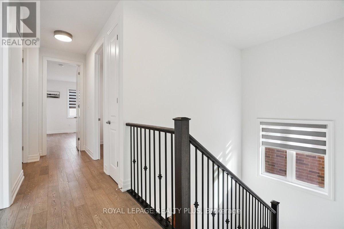 Photo 30 of 1416 Lakeport Crescent, Oakville ON