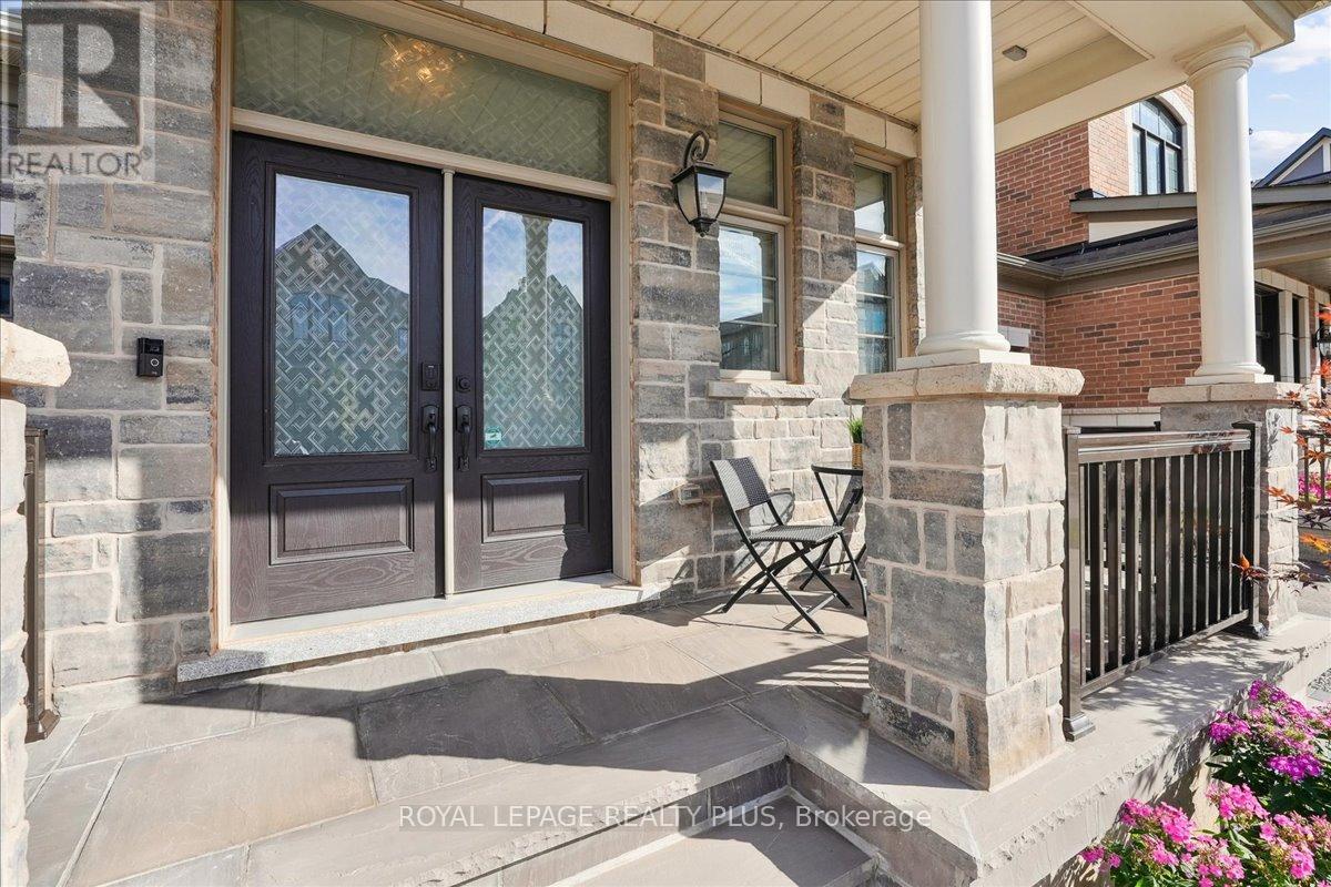 Photo 9 of 1416 Lakeport Crescent, Oakville ON