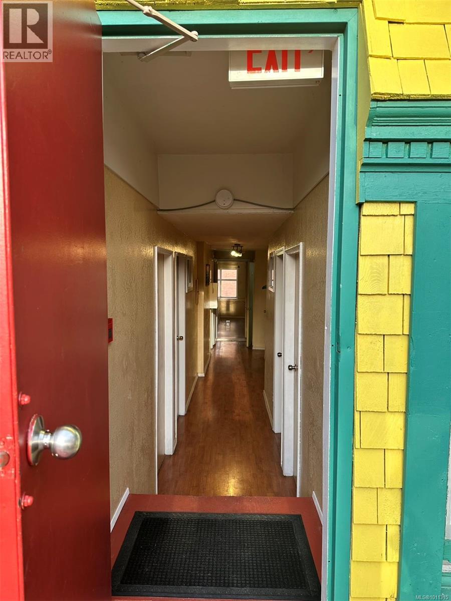 Photo 22 of 1608 Quadra St, Victoria BC