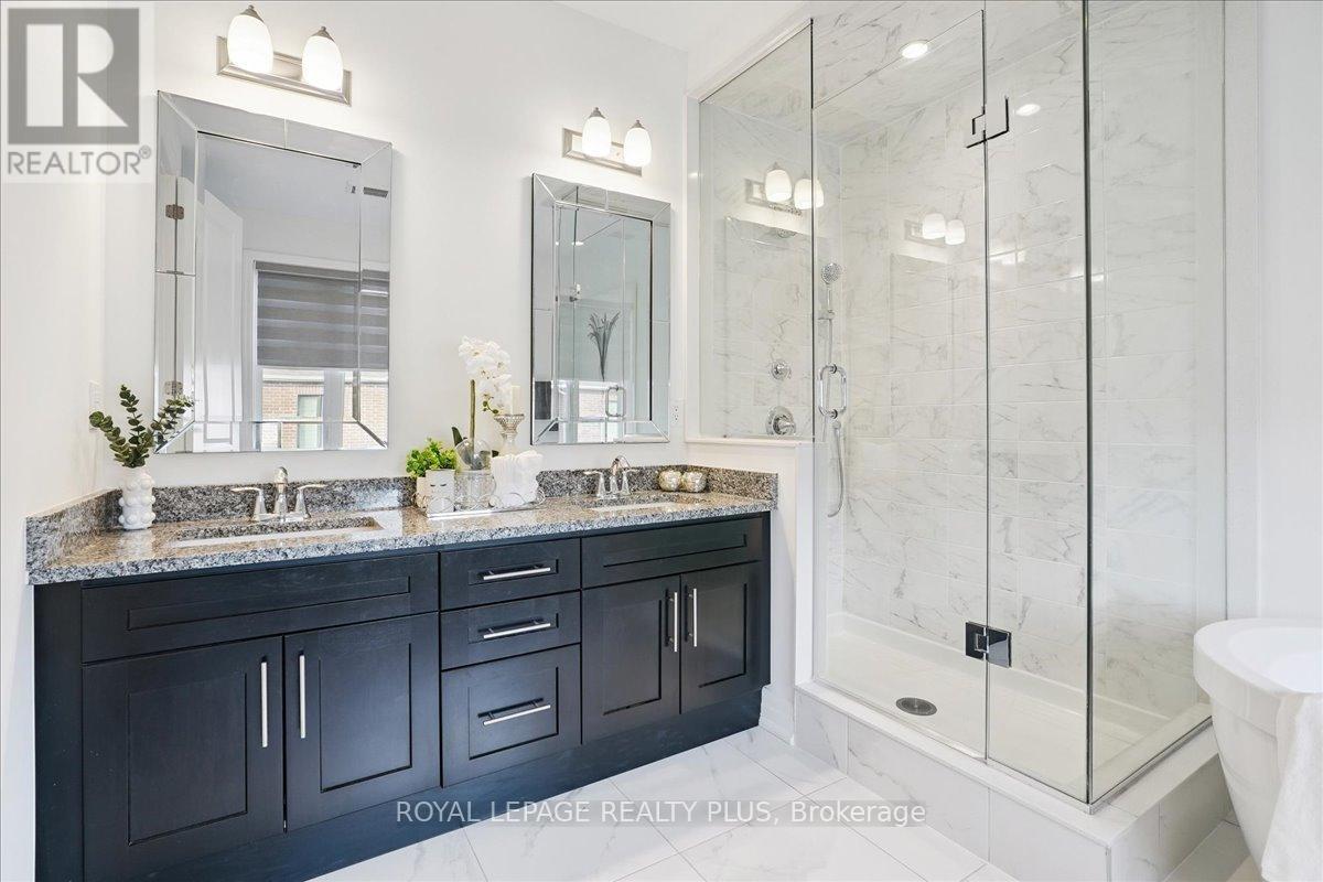 Photo 33 of 1416 Lakeport Crescent, Oakville ON