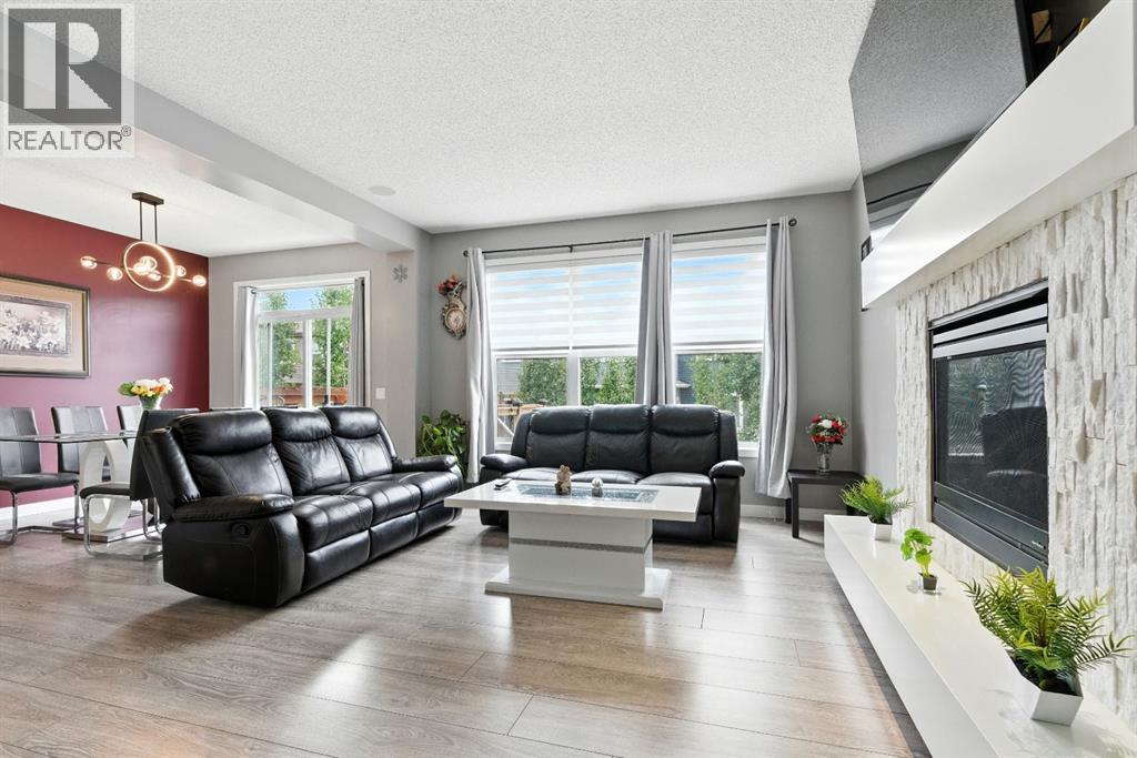 Photo 2 of 313 Kings Heights Drive Se, Airdrie AB