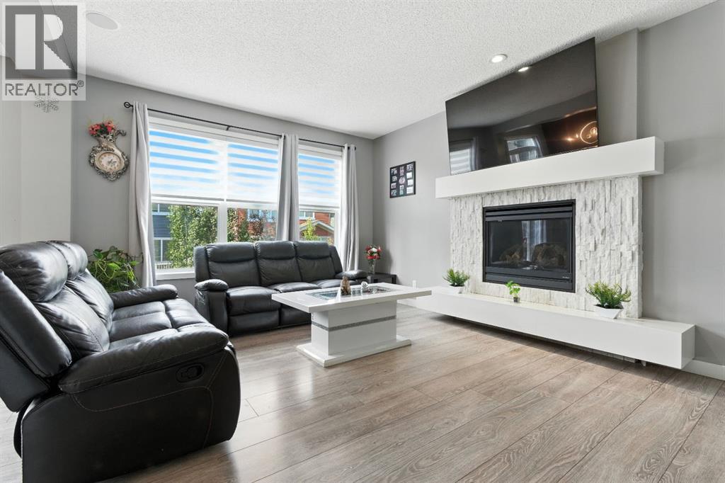 Photo 3 of 313 Kings Heights Drive Se, Airdrie AB