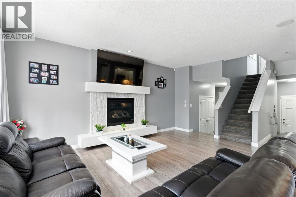 Photo 4 of 313 Kings Heights Drive Se, Airdrie AB