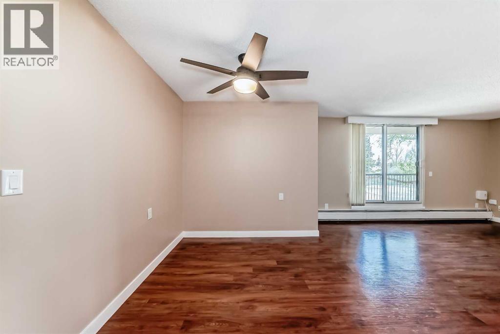 Single Family House for Sale in   Dalton Drive NW Dalhousie Calgary 