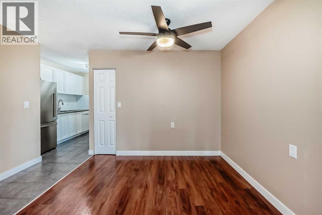 Single Family House for Sale in   Dalton Drive NW Dalhousie Calgary 