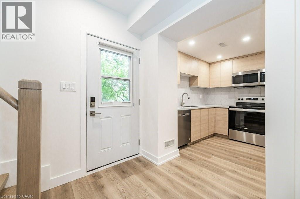 Photo 4 of 53 Margaret Avenue Unit B, Kitchener ON