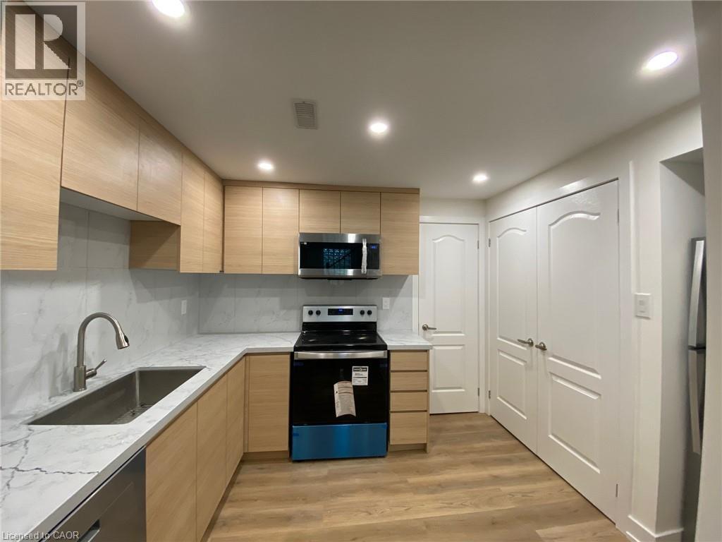 Photo 8 of 53 Margaret Avenue Unit B, Kitchener ON