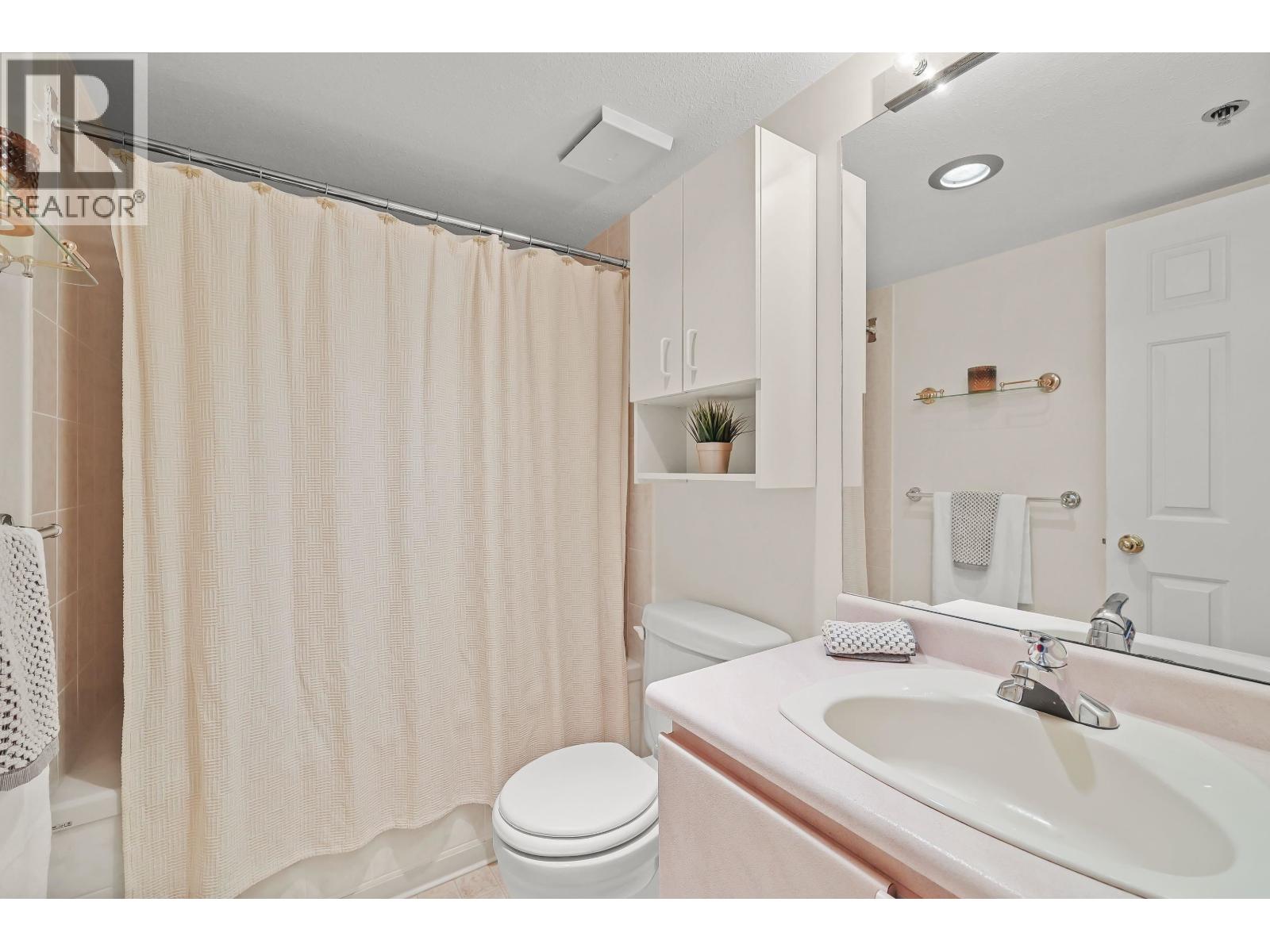 Photo 18 of 308 1154 Westwood Street, Coquitlam BC