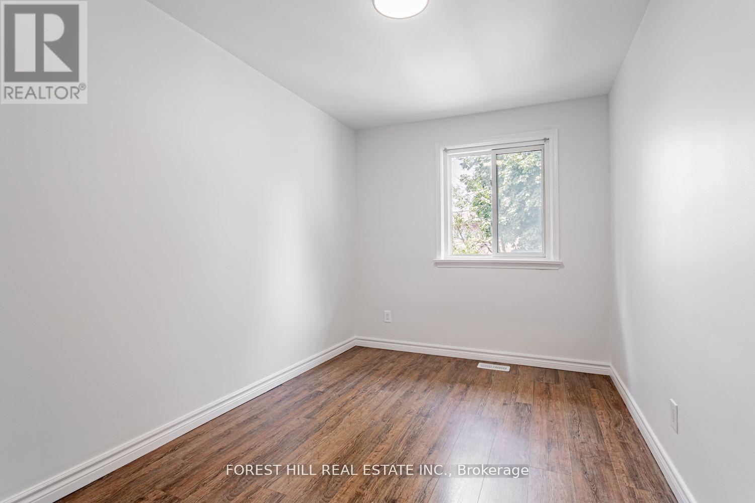 Photo 17 of 190 Lynedock Crescent, Toronto ON
