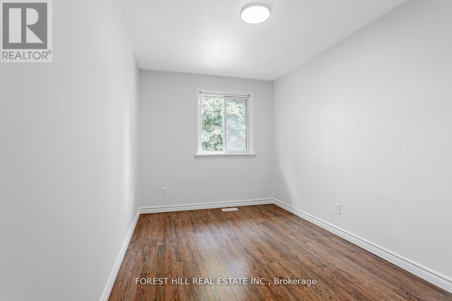 Photo 19 of 190 Lynedock Crescent, Toronto ON