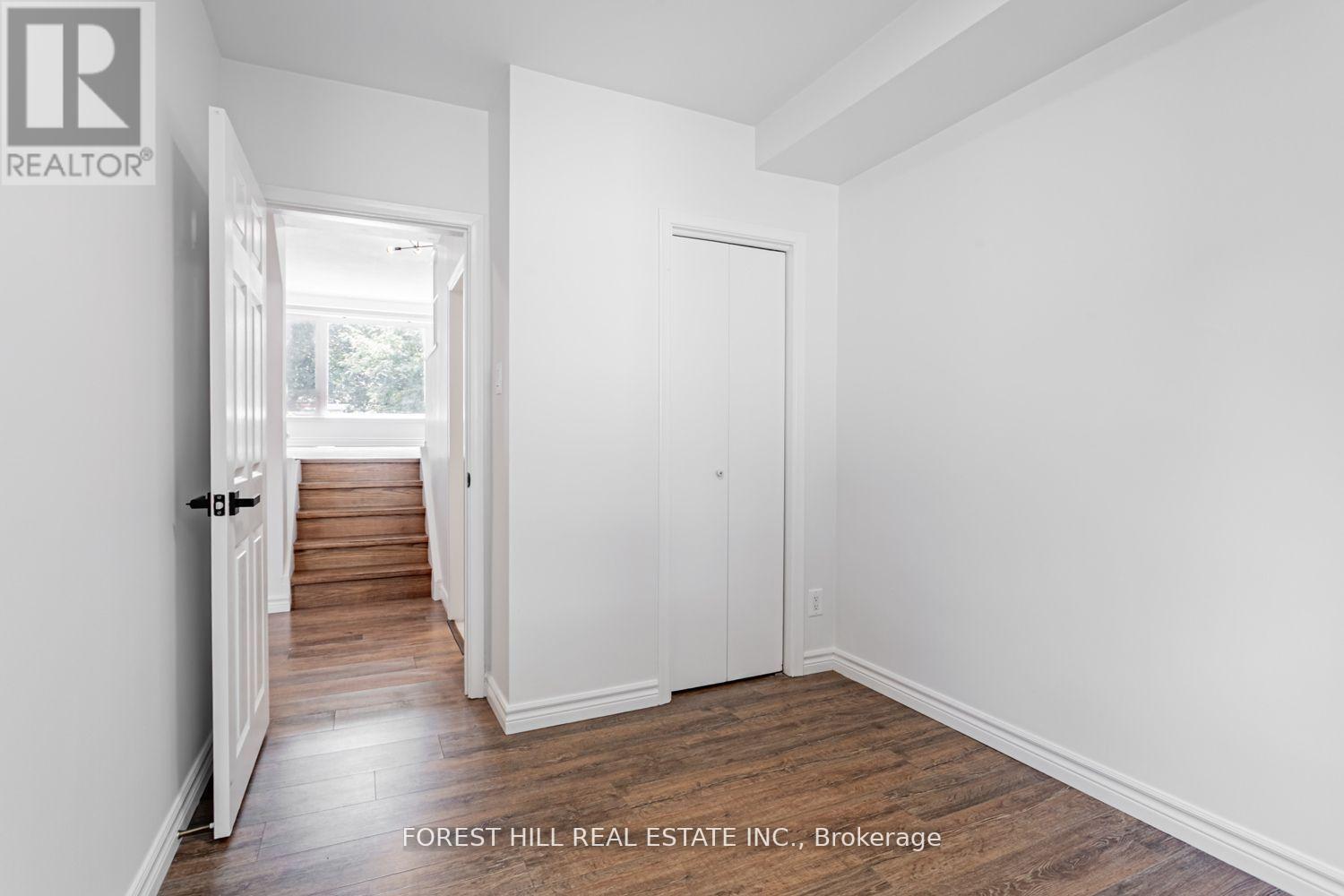 Photo 23 of 190 Lynedock Crescent, Toronto ON