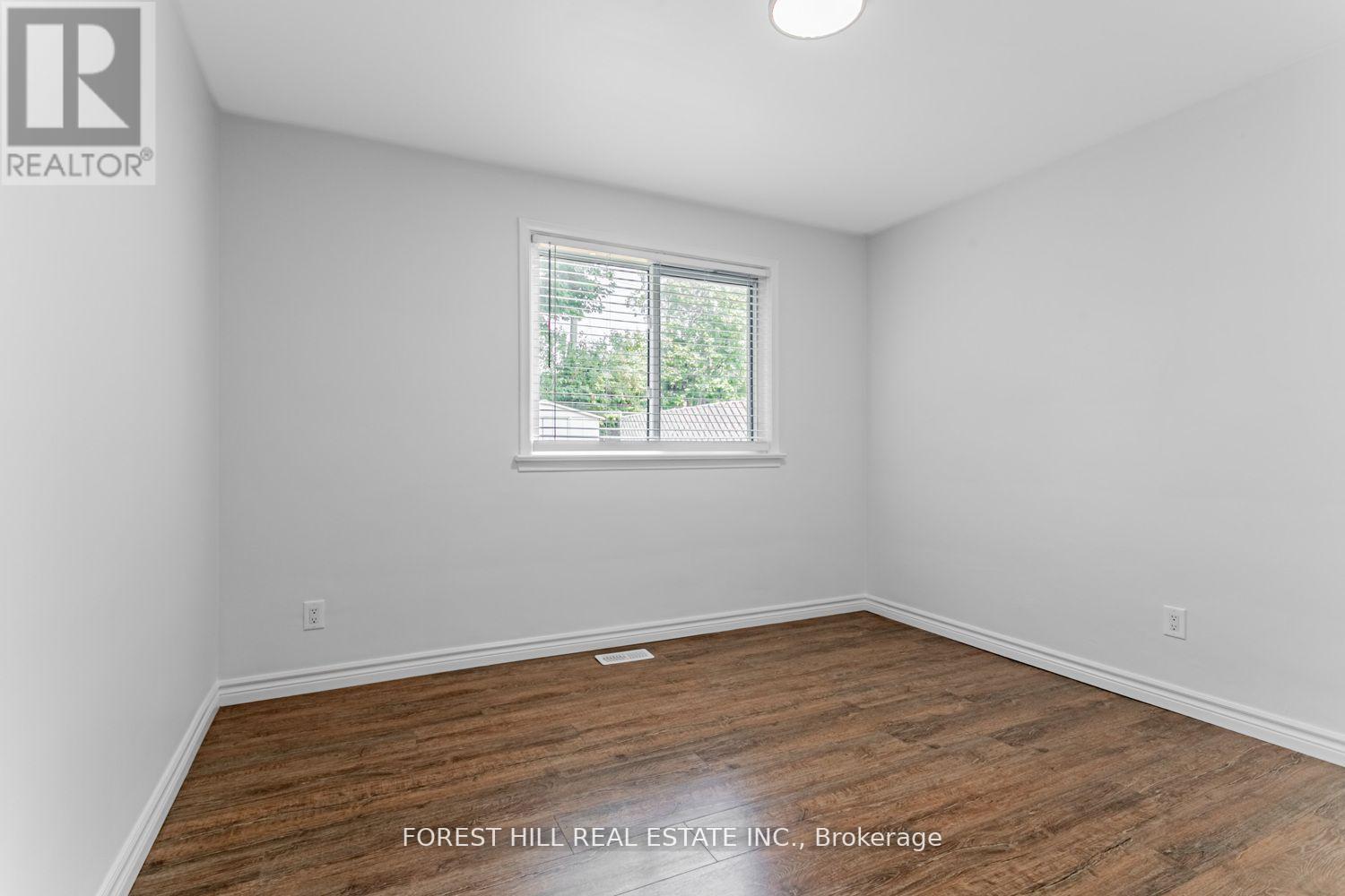 Photo 26 of 190 Lynedock Crescent, Toronto ON