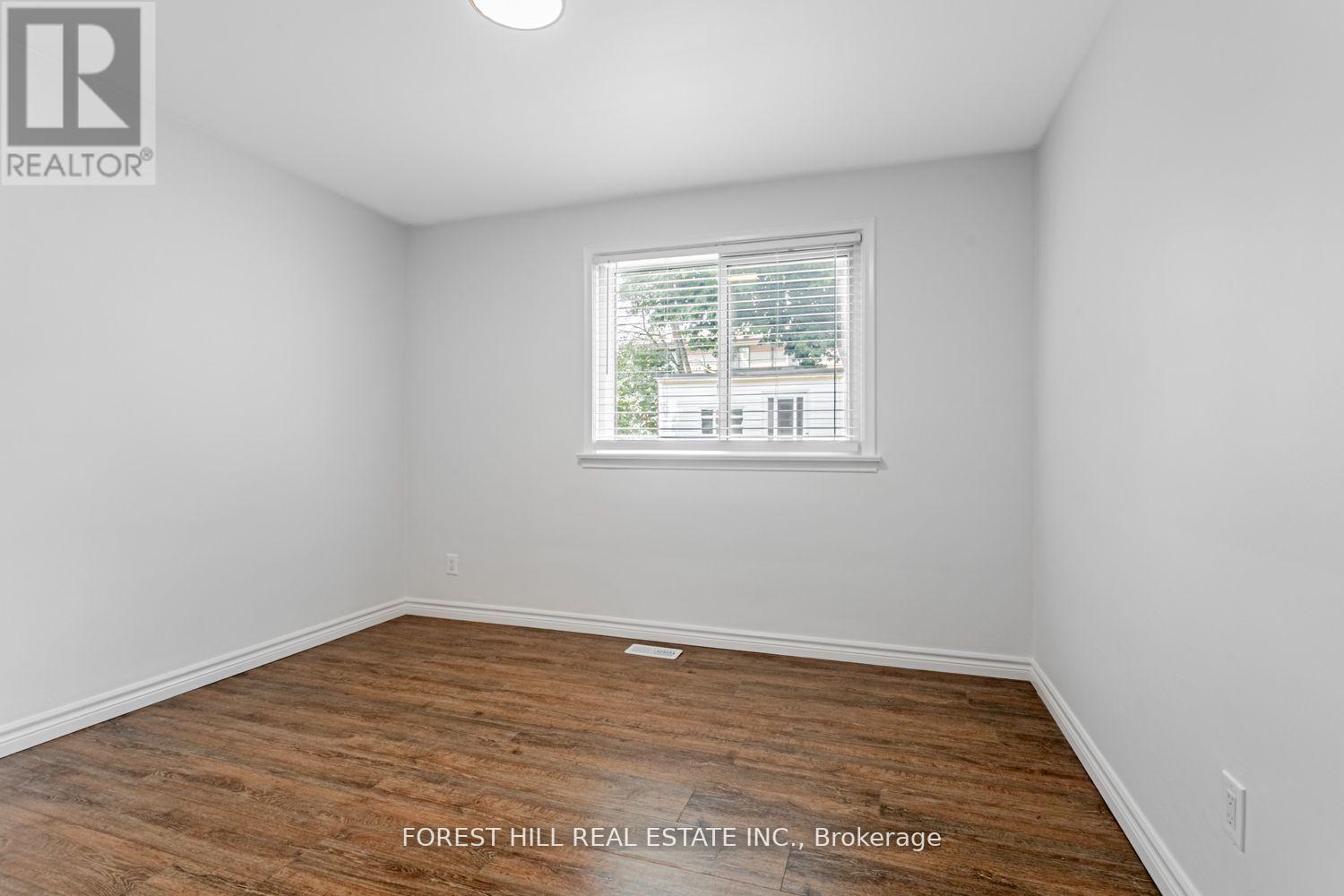 Photo 27 of 190 Lynedock Crescent, Toronto ON