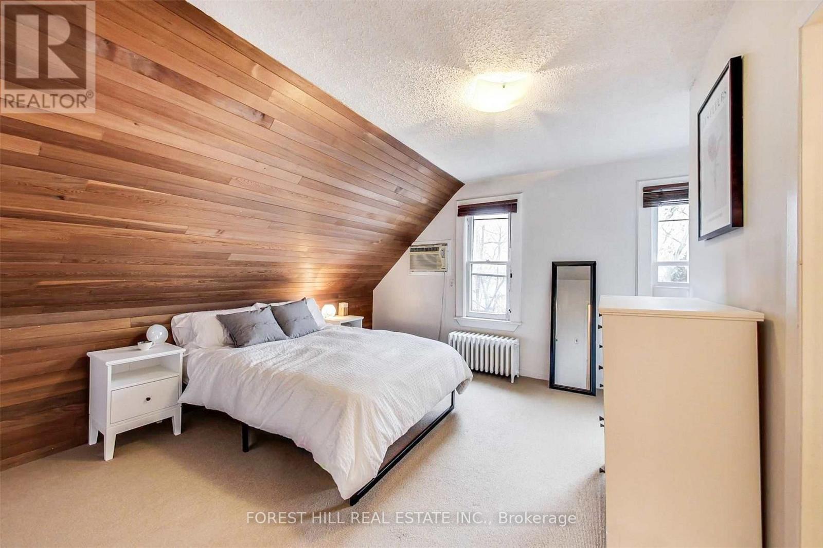 Photo 8 of 5 72 Walmer Road, Toronto ON
