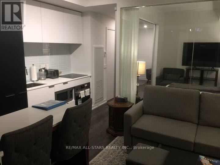 Photo 6 of 2302 33 Helendale Avenue, Toronto ON