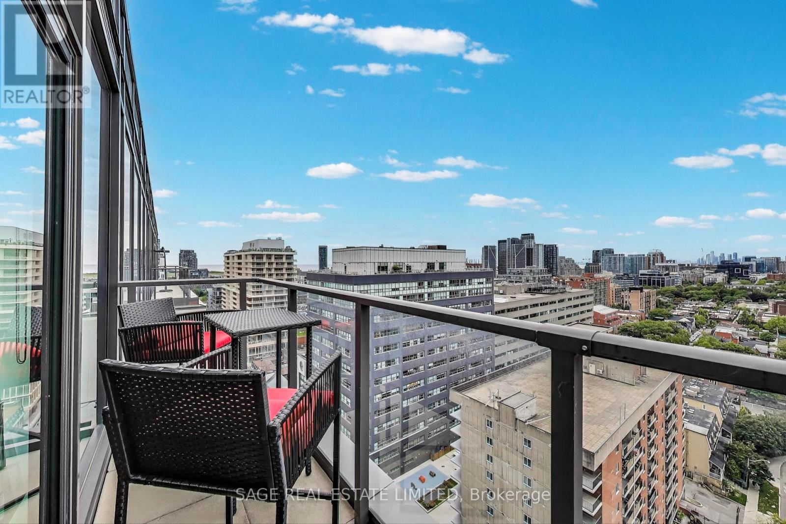Photo 13 of 1606 111 Bathurst Street N, Toronto ON