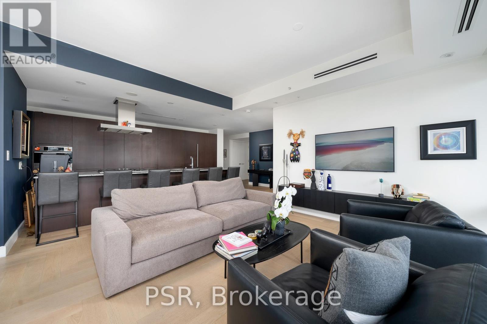 Photo 21 of 3001 180 University Avenue, Toronto ON