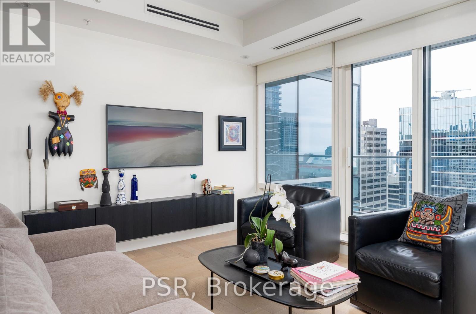 Photo 9 of 3001 180 University Avenue, Toronto ON