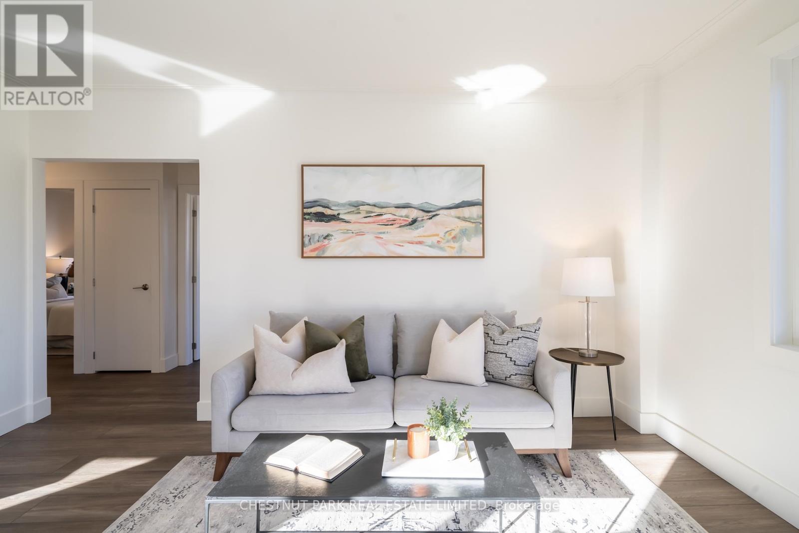 Photo 10 of 3 1446 Avenue Road, Toronto ON