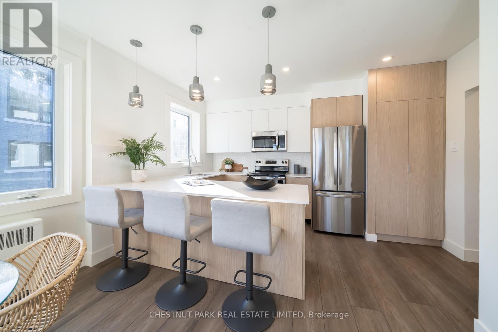 Photo 4 of 3 1446 Avenue Road, Toronto ON