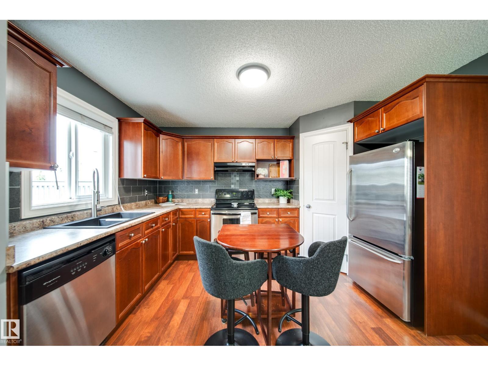 Photo 18 of 16318 57 St Nw, Edmonton AB
