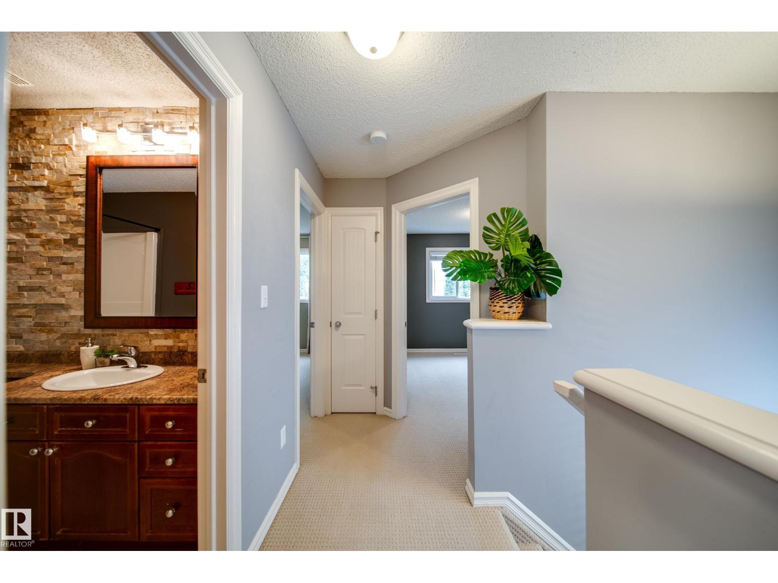 Photo 8 of 16318 57 St Nw, Edmonton AB