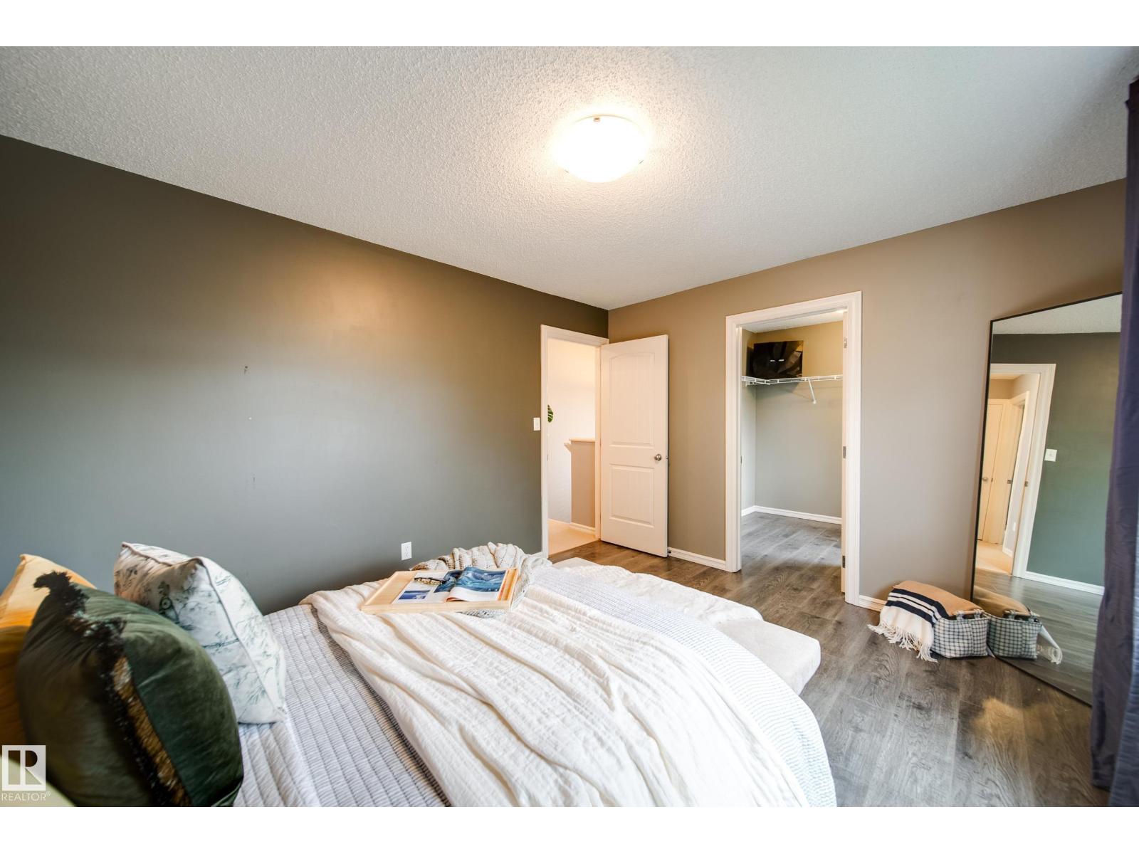 Photo 7 of 16318 57 St Nw, Edmonton AB