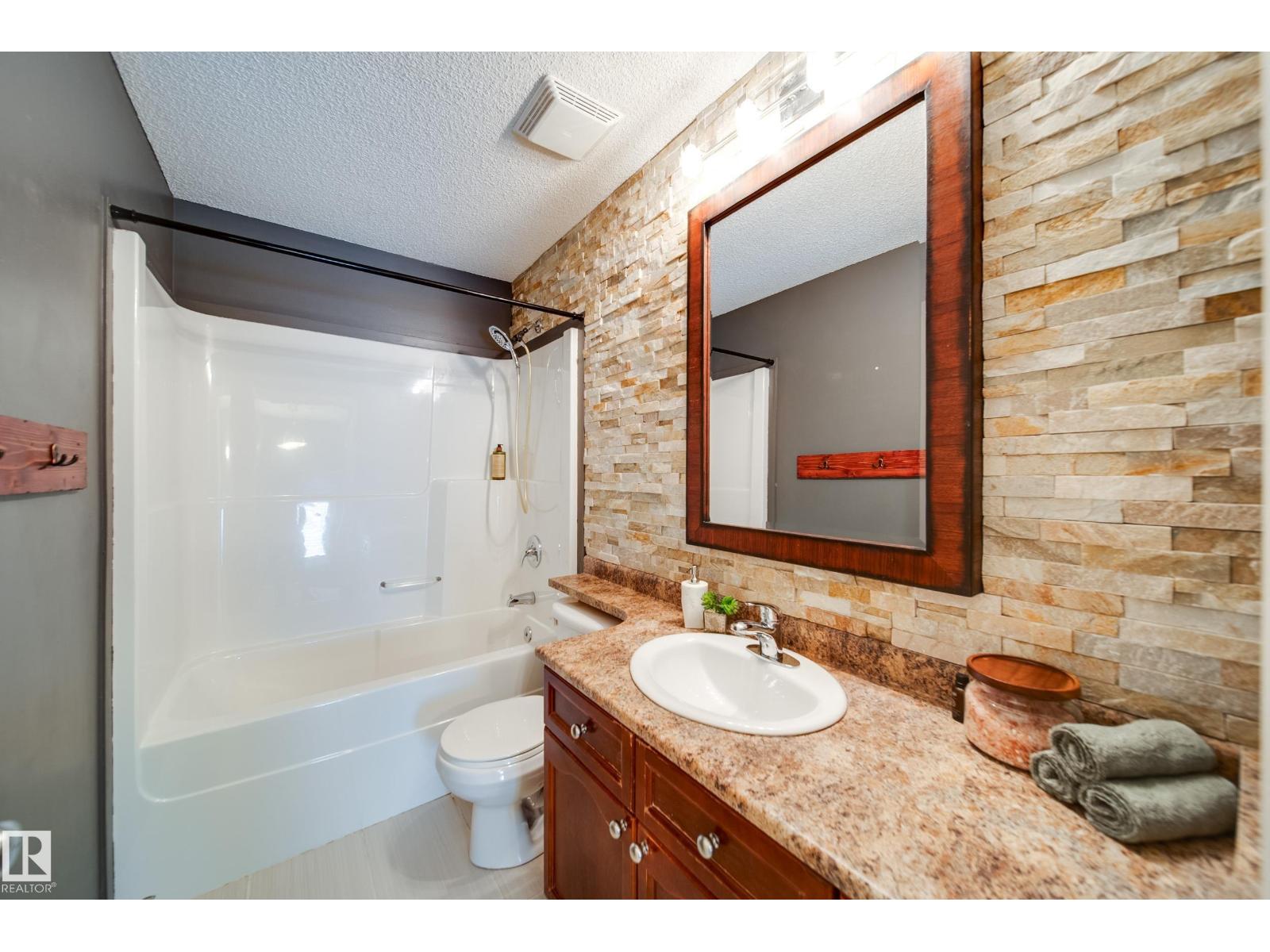 Photo 41 of 16318 57 St Nw, Edmonton AB