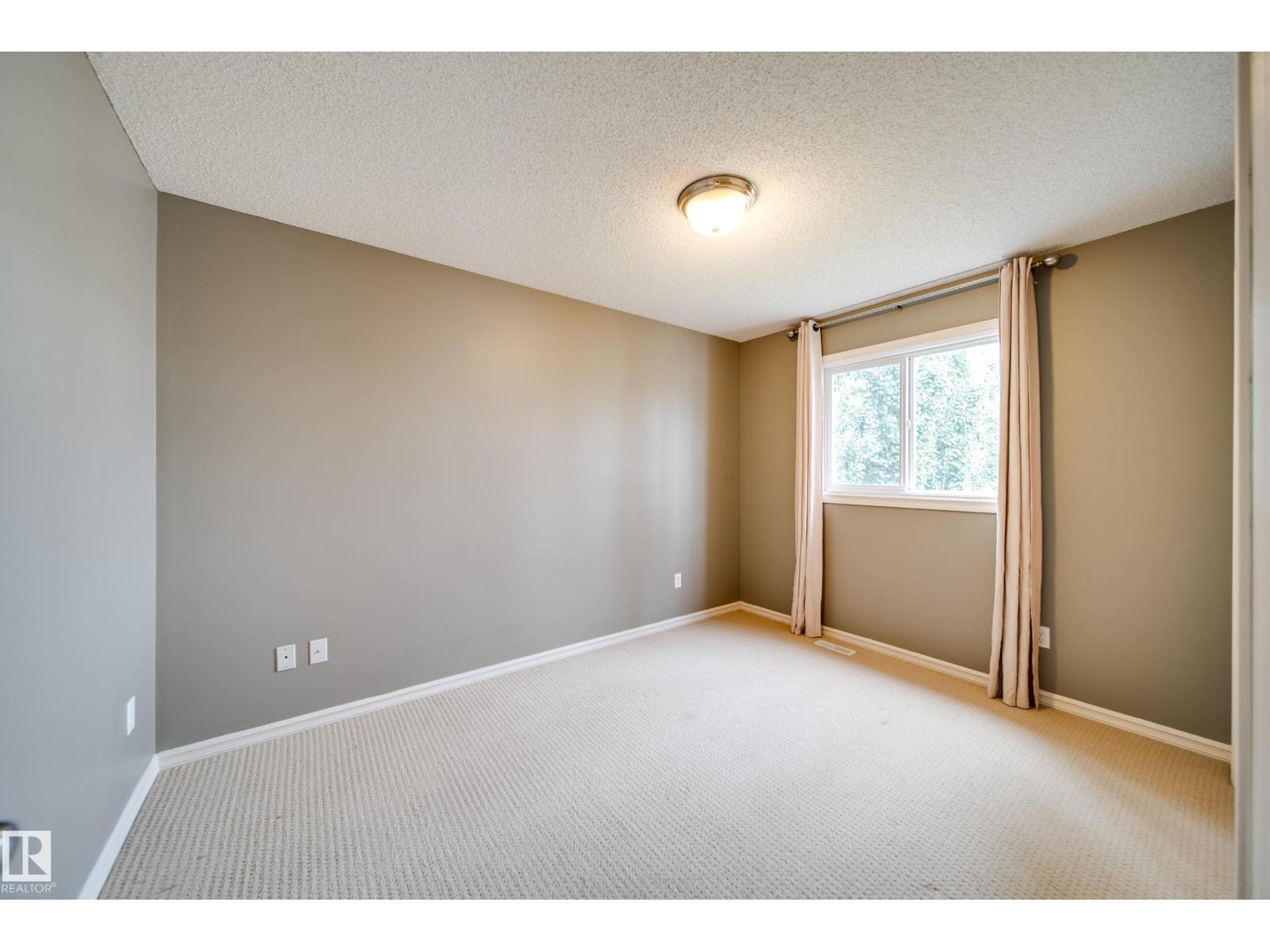 Photo 39 of 16318 57 St Nw, Edmonton AB