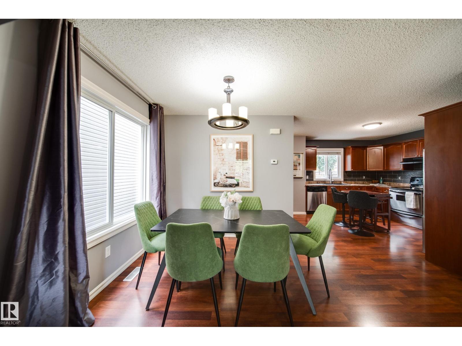 Photo 5 of 16318 57 St Nw, Edmonton AB