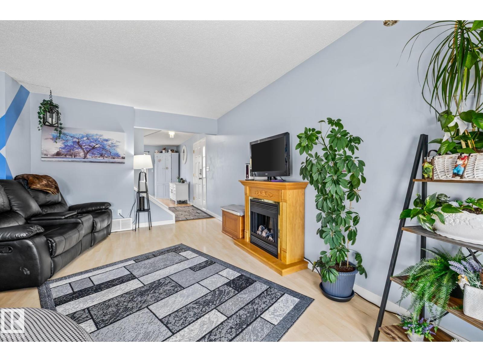 Photo 26 of 10940 Beaumaris Rd Nw, Edmonton AB