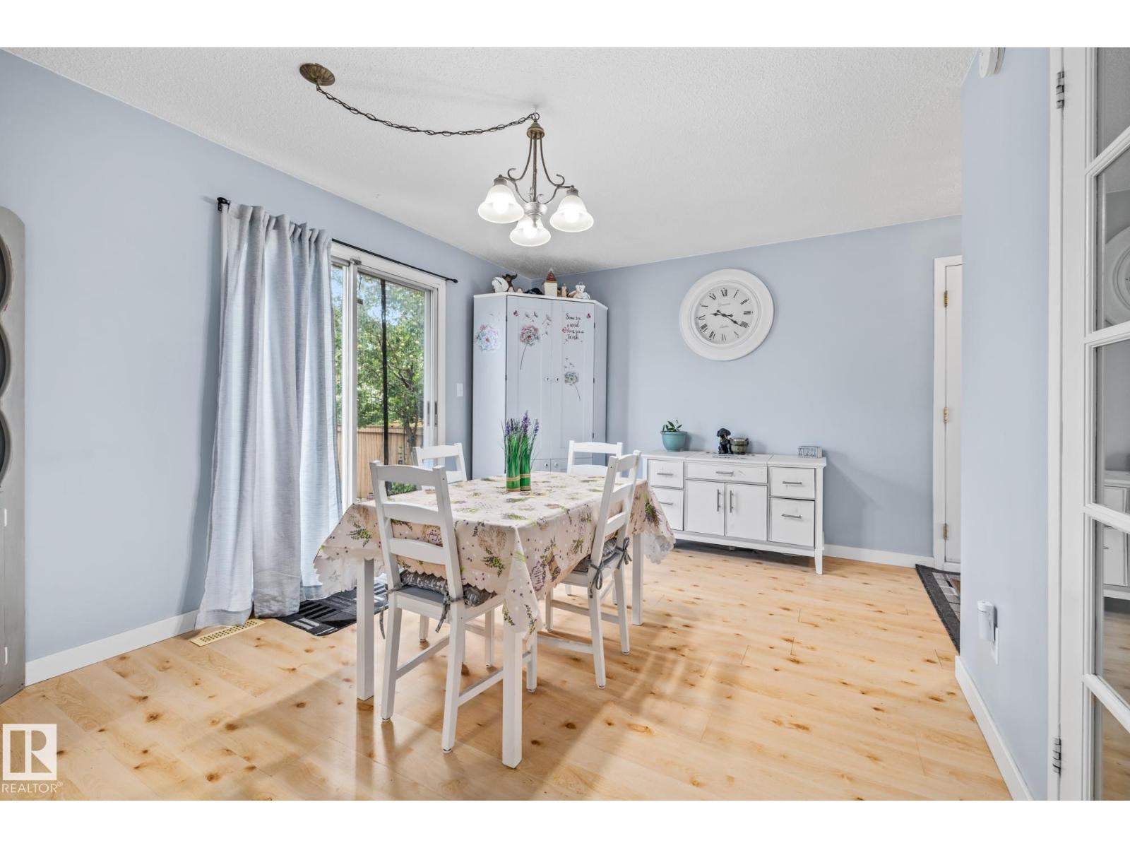 Photo 35 of 10940 Beaumaris Rd Nw, Edmonton AB