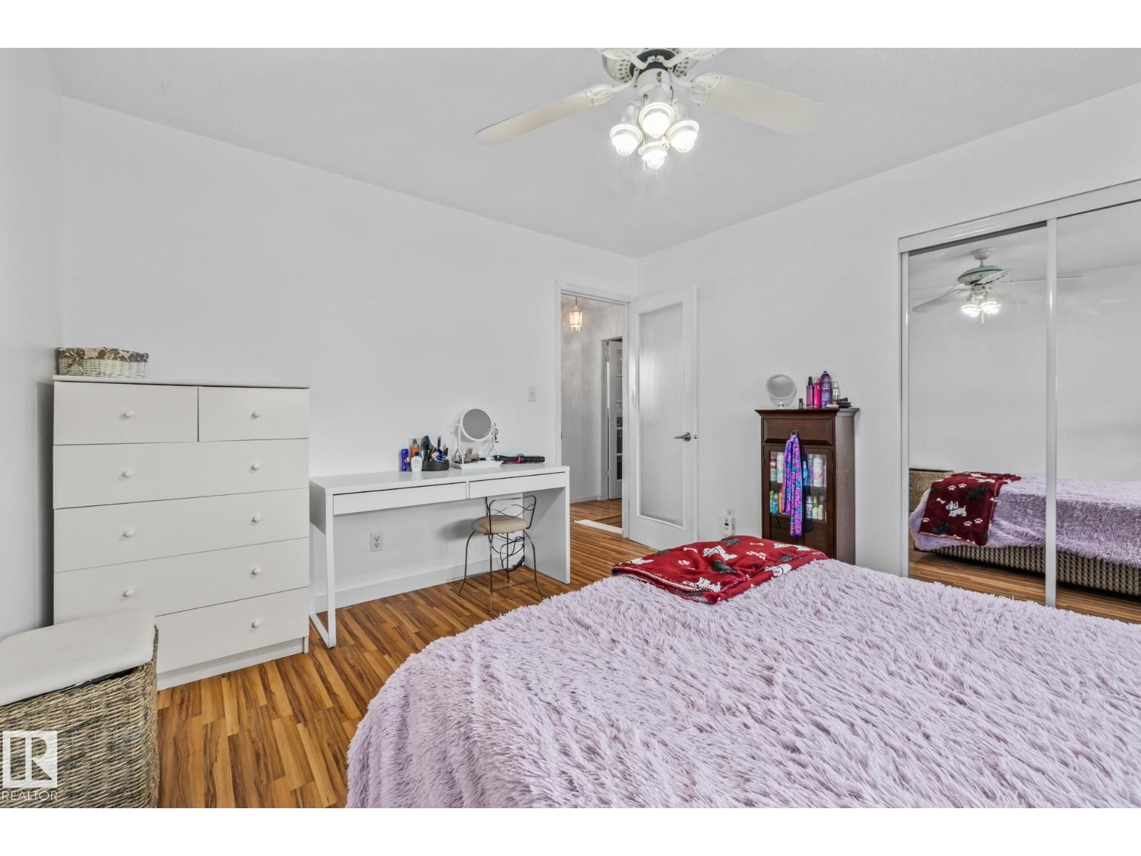 Photo 20 of 10940 Beaumaris Rd Nw, Edmonton AB