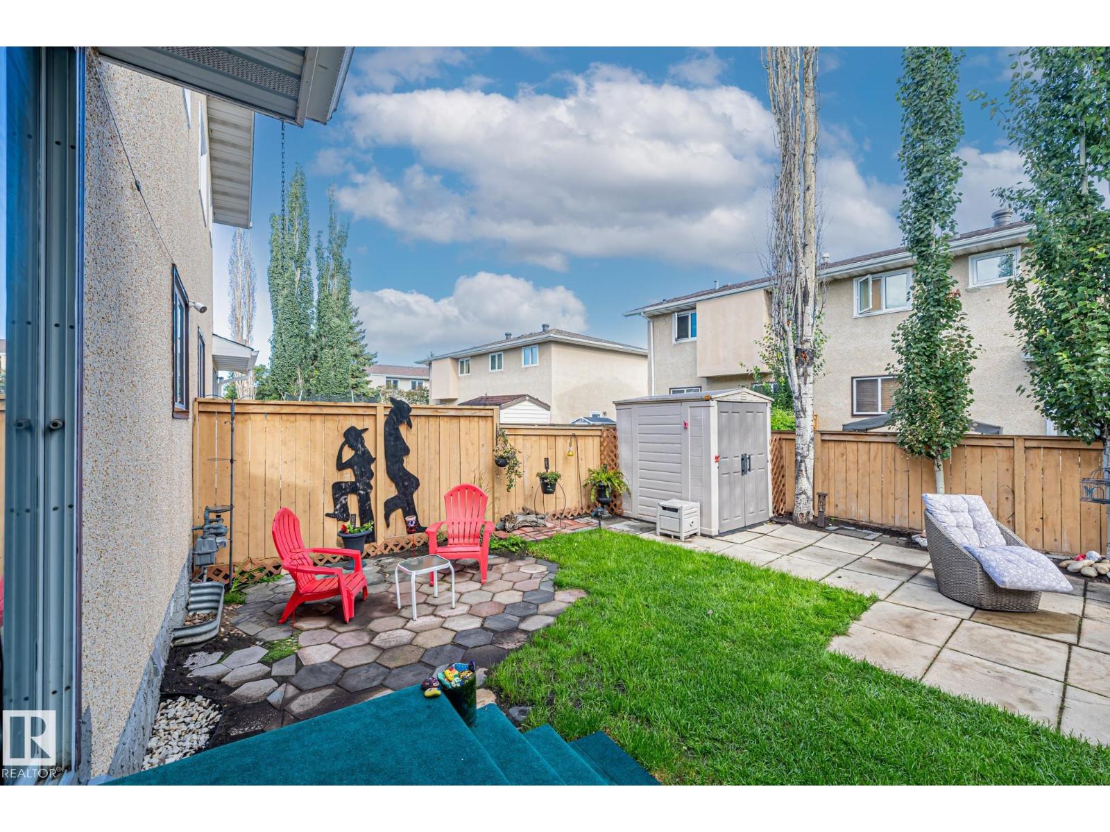 Photo 4 of 10940 Beaumaris Rd Nw, Edmonton AB