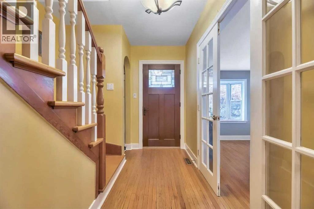 Single Family House for Sale in  Scarboro Avenue SW Scarboro Calgary 